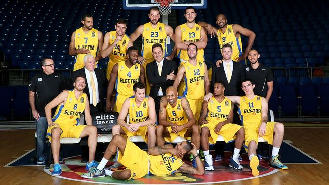 拉菲尼亚安慰弗里克？世体：弗里克只是不满裁判判罚（世体：弗里克只是对裁判判罚不满，非拉菲尼亚安慰）