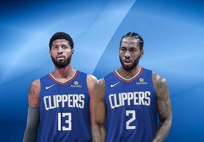 名记：字母哥与队友召开会议，呼吁全队无视外界杂音（名记：字母哥组织队内会议，号召全队忽略外界噪音）