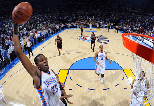 塞尔维亚队强势冲冠（塞尔维亚队剑指冠军）