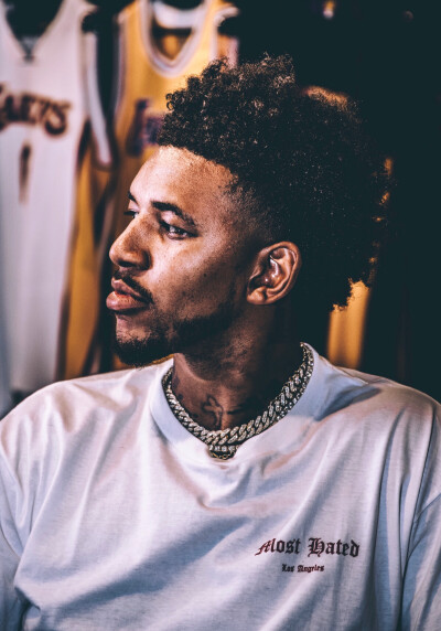 斯基拉：国米派球探考察卡利亚里20岁的右翼卫帕莱斯特拉（斯基拉：国米已派球探跟踪卡利亚里20岁右翼卫帕莱斯特拉）