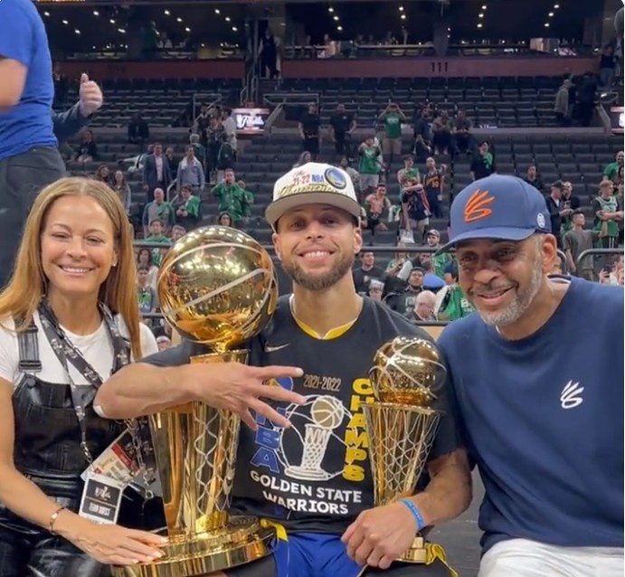 阿森纳vs伯恩利法国球员表现：萨利巴完成任务（阿森纳战伯恩利：法国帮表现出色，萨利巴圆满完成任务）