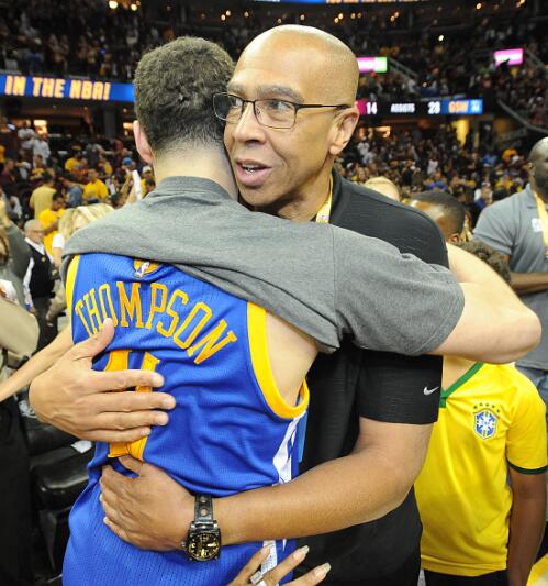 每体：巴萨两个月前还拖欠拜仁1060万莱万转会费，现已结清（每体：巴萨曾在两个月前尚欠拜仁莱万转会费1060万欧，现已付清）