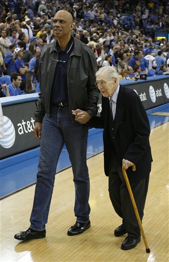 费迪南德：如果我是梅努就一定要走，经不住两年的蹉跎（费迪南德：要是我是梅努，我会选择离开，不能再耽误两年）