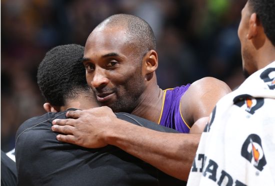 刘军帅晒海牛队与远征军合照：又在末轮完成目标，祝未来可期（刘军帅晒海牛队与远征军合影：再度在末轮达成目标，愿前路可期）