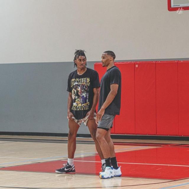 勇士vs骑士首发：库巴追全缺席，斯潘塞生涯首次首发（勇士对阵骑士首发：库巴追悉数缺阵，斯潘塞迎来生涯首次先发）