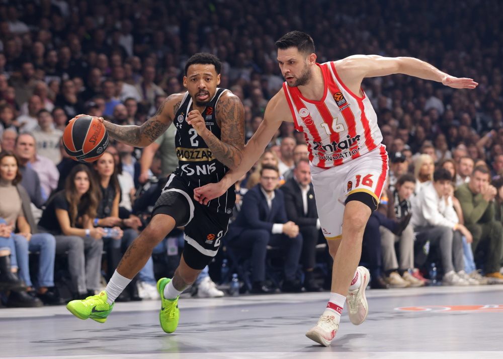 伦纳德谈保罗被裁：很震惊，喜欢和他交流如何提升球队的表现（伦纳德谈保罗被裁：非常意外，常与他探讨如何提升球队）